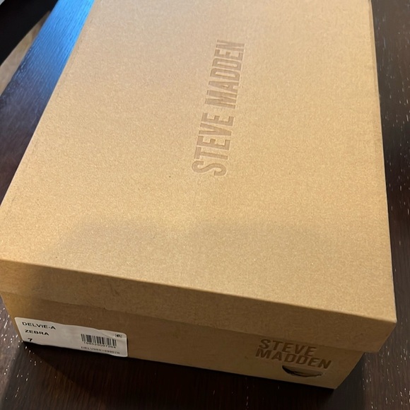 Steve Madden Delvie Zebra Faux Calf Hair Bootie NWT - Picture 2 of 6